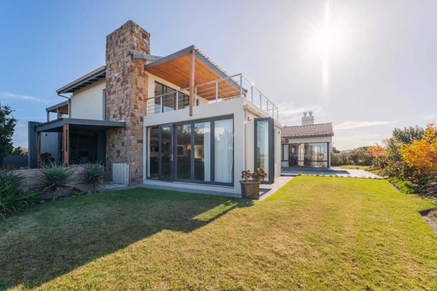 5 Bedroom Property for Sale in Oubaai Western Cape